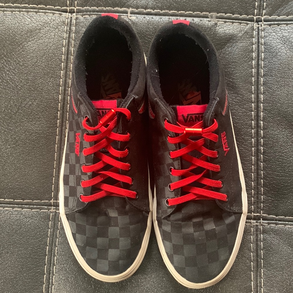 Men’s Size 8.5 Vans